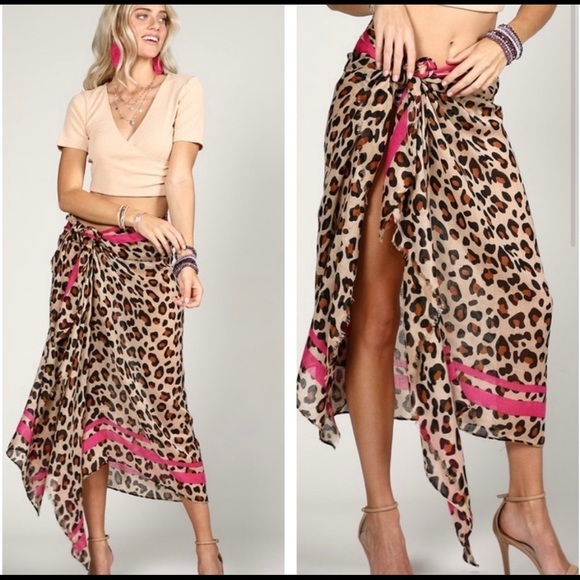 SF44) New! Ruggine Pink Stripe Leopard Universal Scarf Wrap Hair Cover Up - Picture 3 of 3